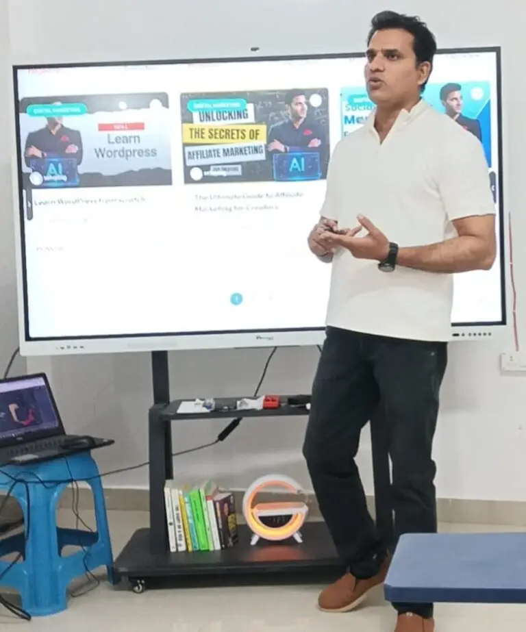 Amit yadav Founder of Setupbig gave presentation on AI TOOLS